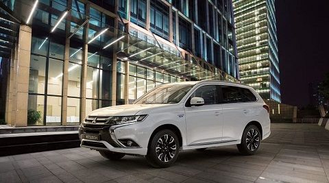 Outlander & Outlander PHEV : à chaque usage sa technologie Outlander & Outlander PHEV : à chaque usage sa technologie